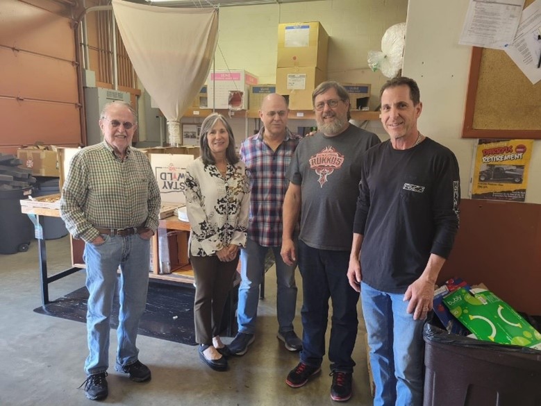 Darryl Jackson (second from the right) with Siskiyou founder Bob Hodge, and the Hodge family.